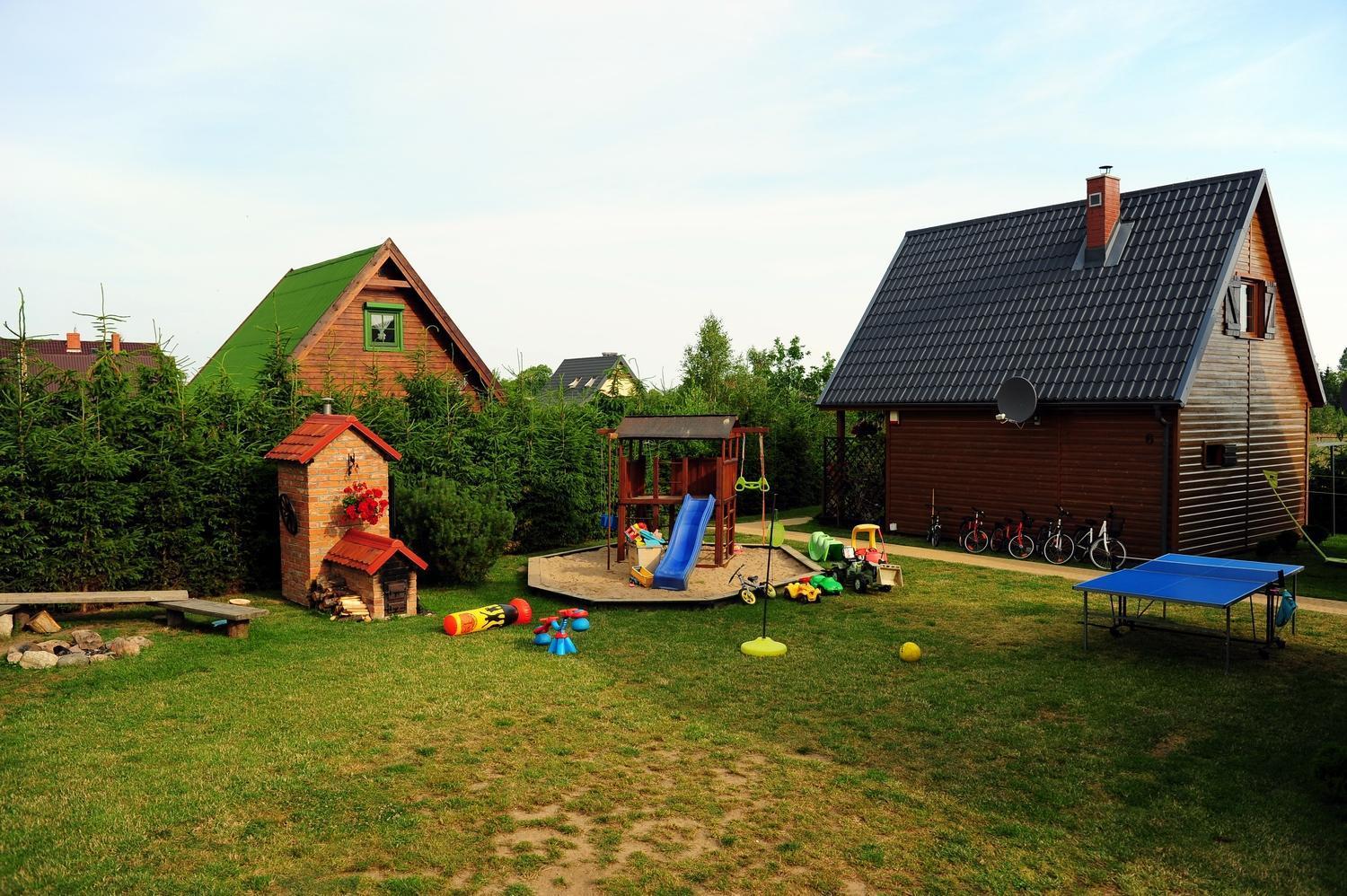 Caloroczne Domki Nad Morzem I Jeziorem Jezierzany Exterior foto