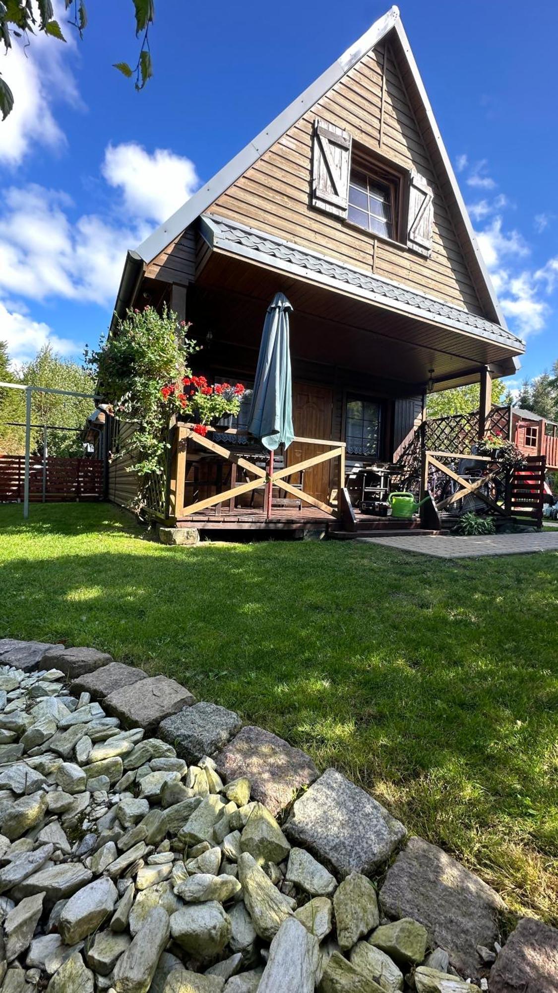 Caloroczne Domki Nad Morzem I Jeziorem Jezierzany Exterior foto